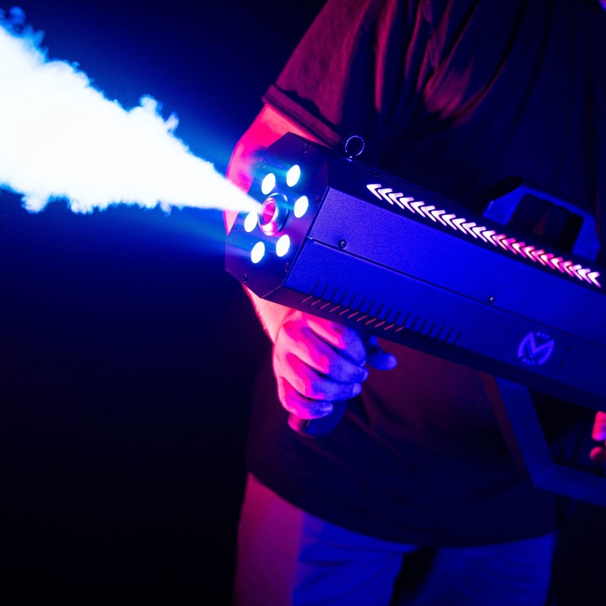Fog blaster - effet rendu de la machine à fumée LED portative et légère, illumine toutes vos spirées
