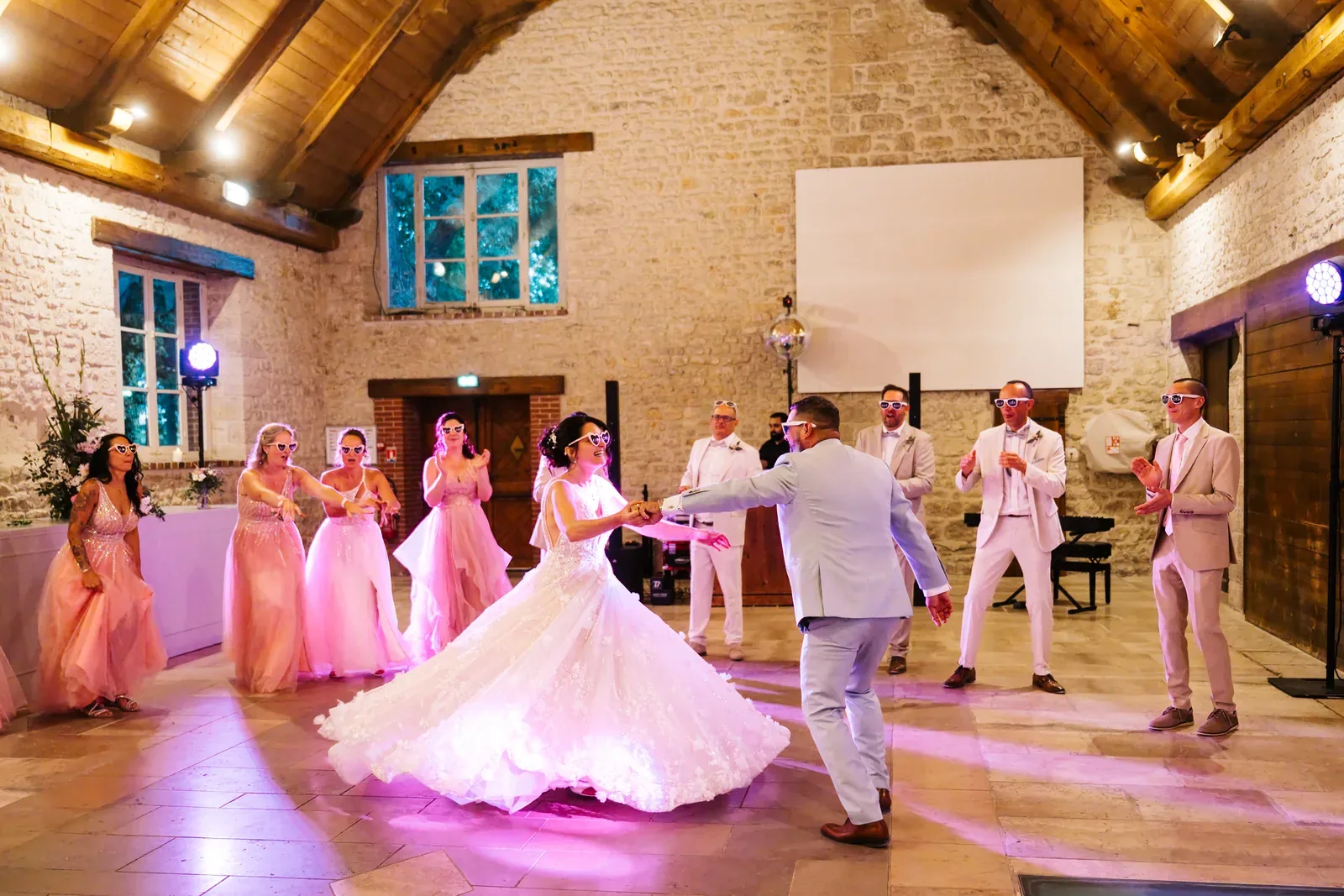 dj-piste-de-danse-mariage-magali-selvi Piste de danse d'un mariage sous les lumières Mylo Events – photo Magali Selvi